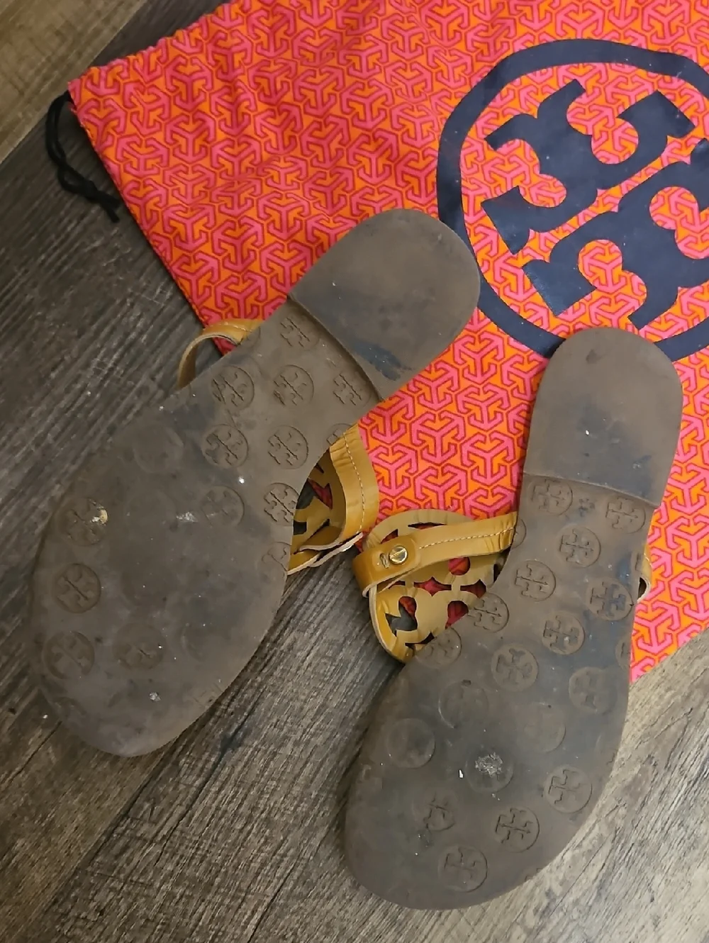 Tory Burch great shape
